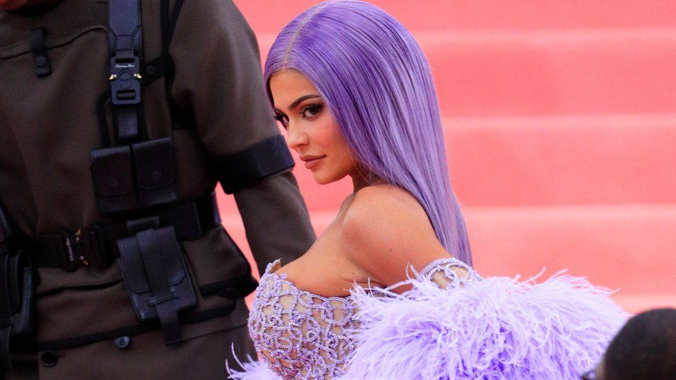 Kylie Jenner posa en la Met Gala 2019