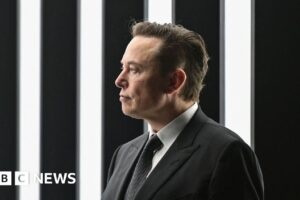 Elon Musk inicia demanda por tuit de Tesla que le costó 20 millones de dólares